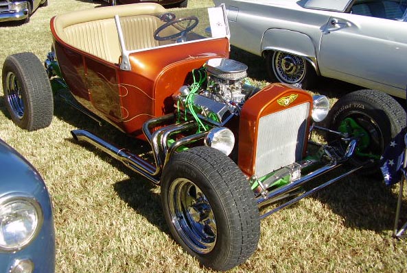 25 Ford Model T Bucket Roadster